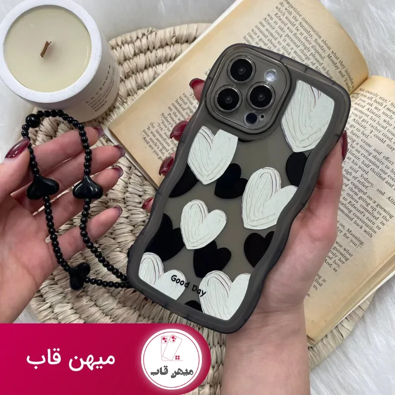 قاب قلبی سفید مشکی به همراه آویز قلبی