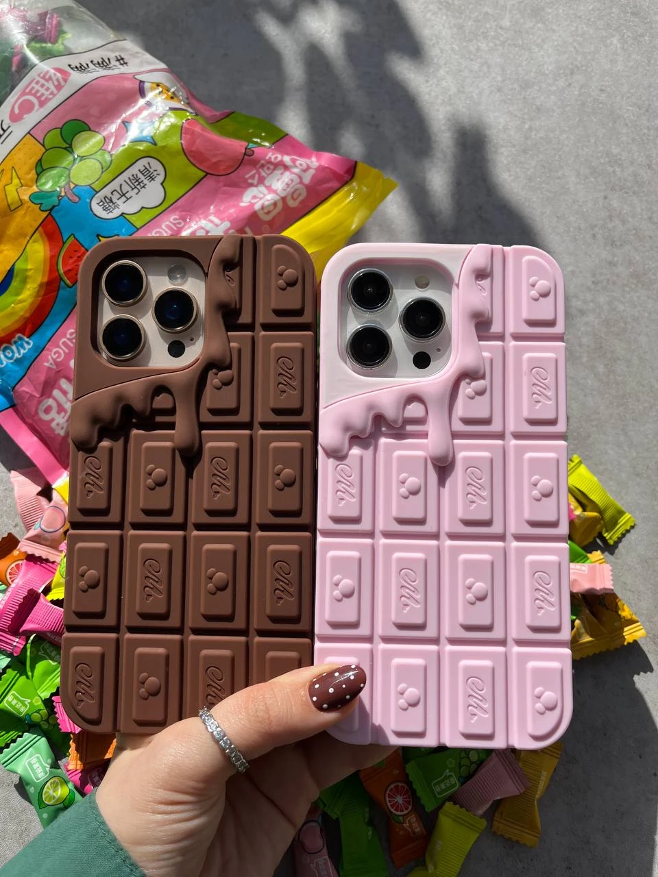 قاب سلیکونی شکلاتی در دو رنگ صورتی و قهوه ای