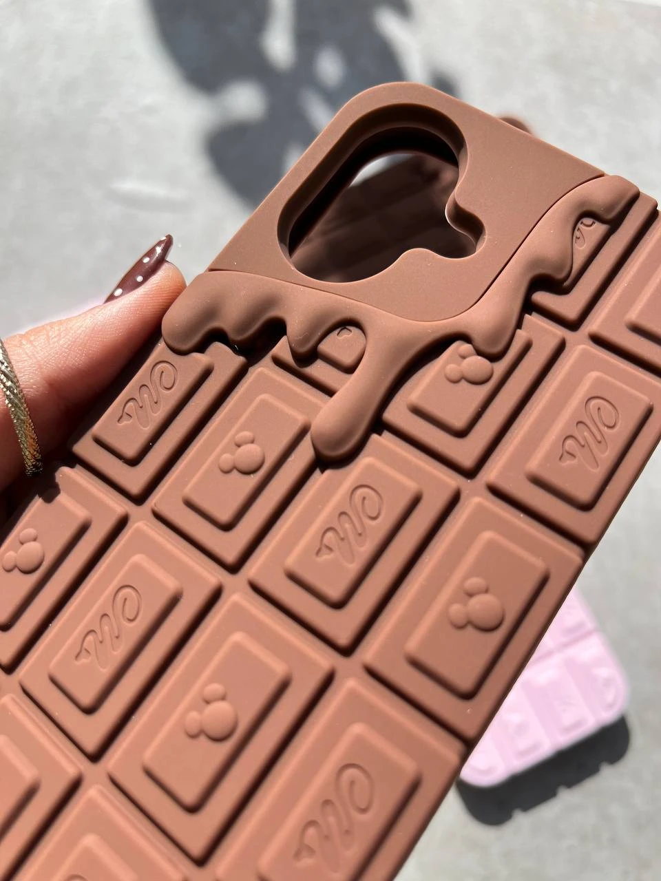 قاب سلیکونی شکلاتی در دو رنگ صورتی و قهوه ای