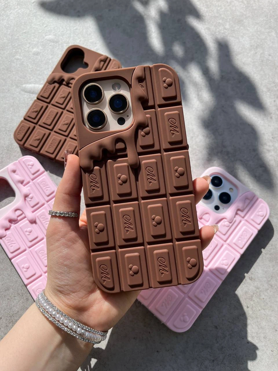 قاب سلیکونی شکلاتی در دو رنگ صورتی و قهوه ای