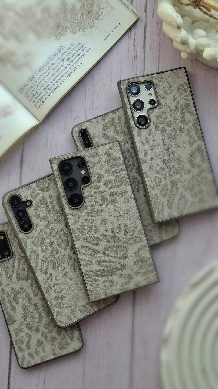 قاب گوشی پلنگی طوسی