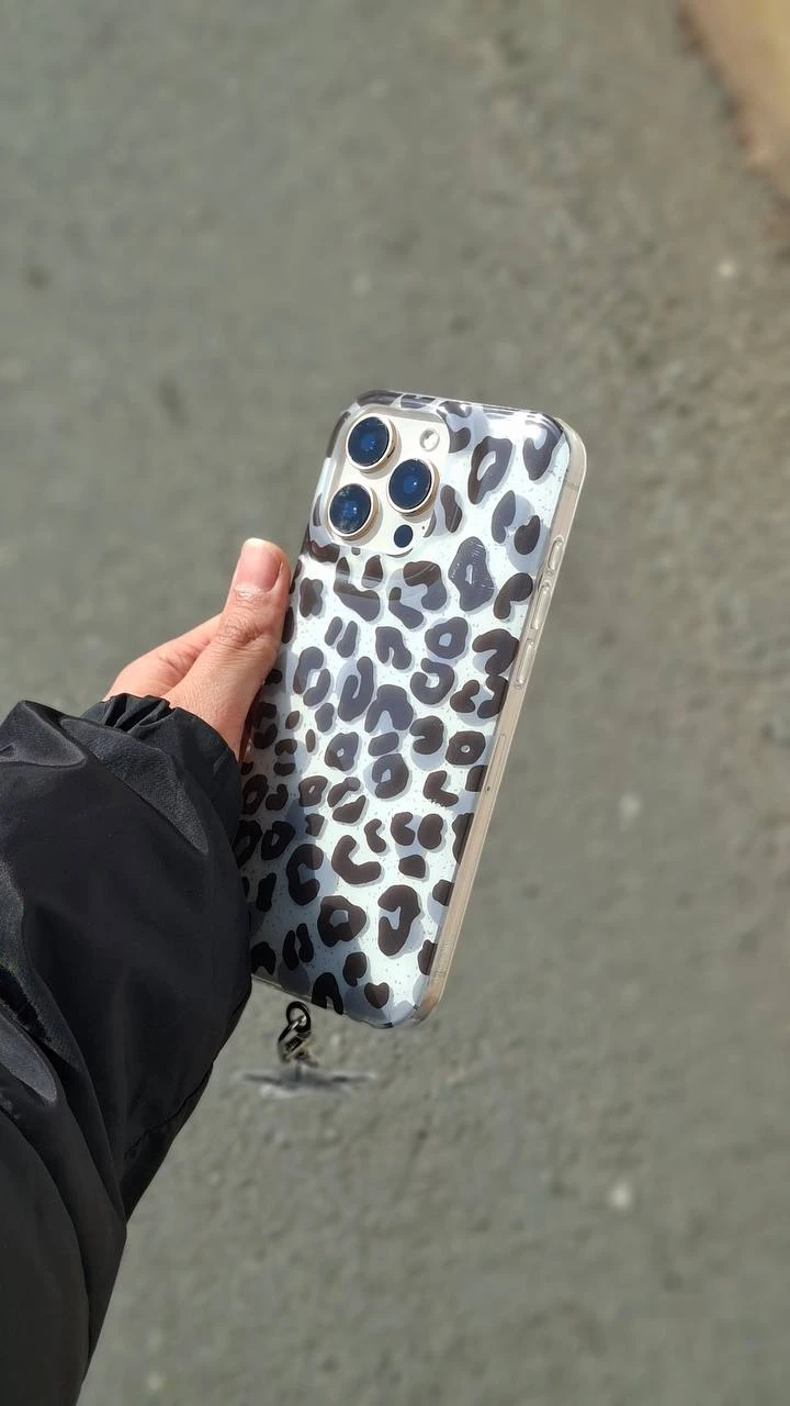 قاب گوشی پلنگی سفید