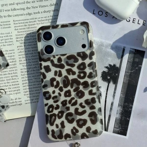 قاب گوشی پلنگی سفید