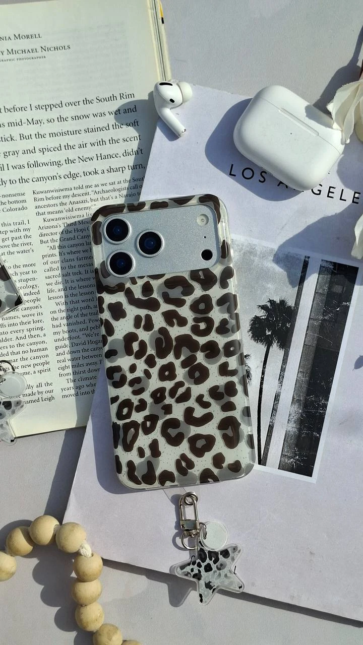 قاب گوشی پلنگی سفید