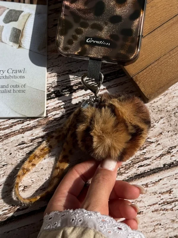 آویز پشمی پلنگی