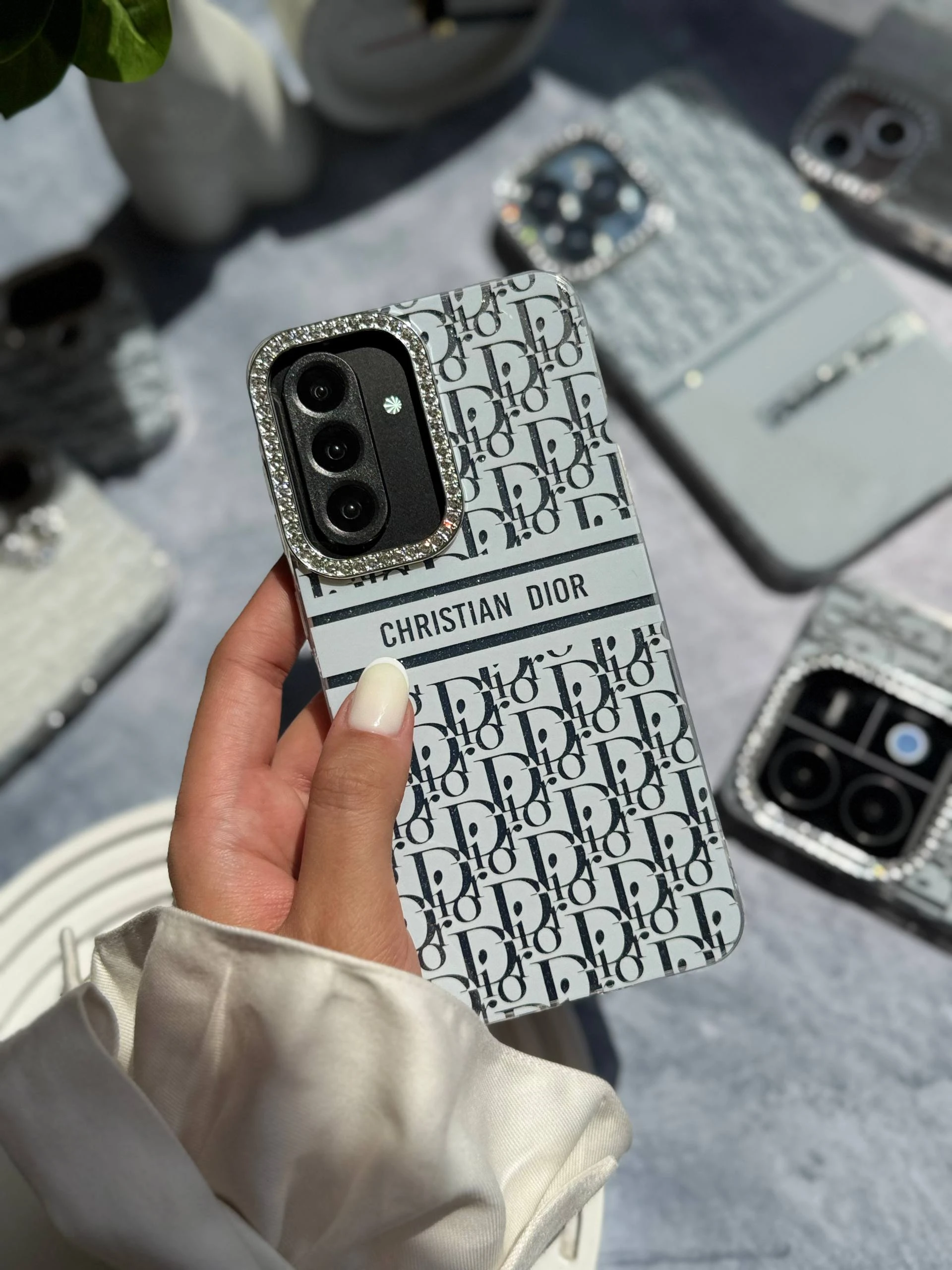 قاب سامسونگ و شیائومی White Christian Dior دور لنز نگین